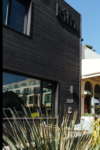 Carlsbad, CA Coworking Space - 2659 State St