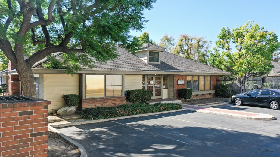 1810 E 17th St, Santa Ana, CA for Rent