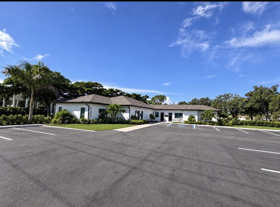 6200 S Tamiami Trl, Sarasota, FL for Rent