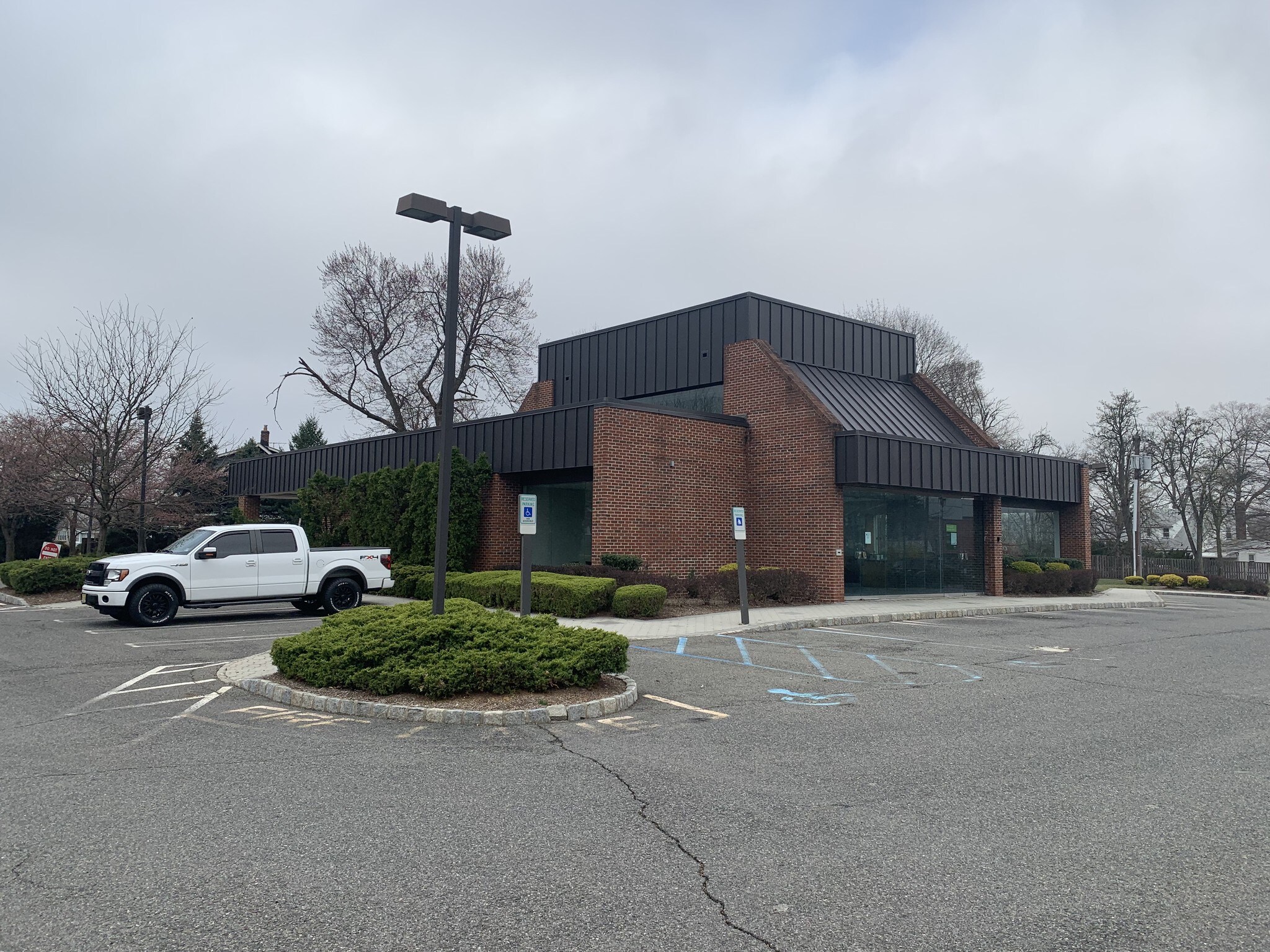 160 River Rd Fair Lawn, NJ 07410 Retail Property for Lease on
