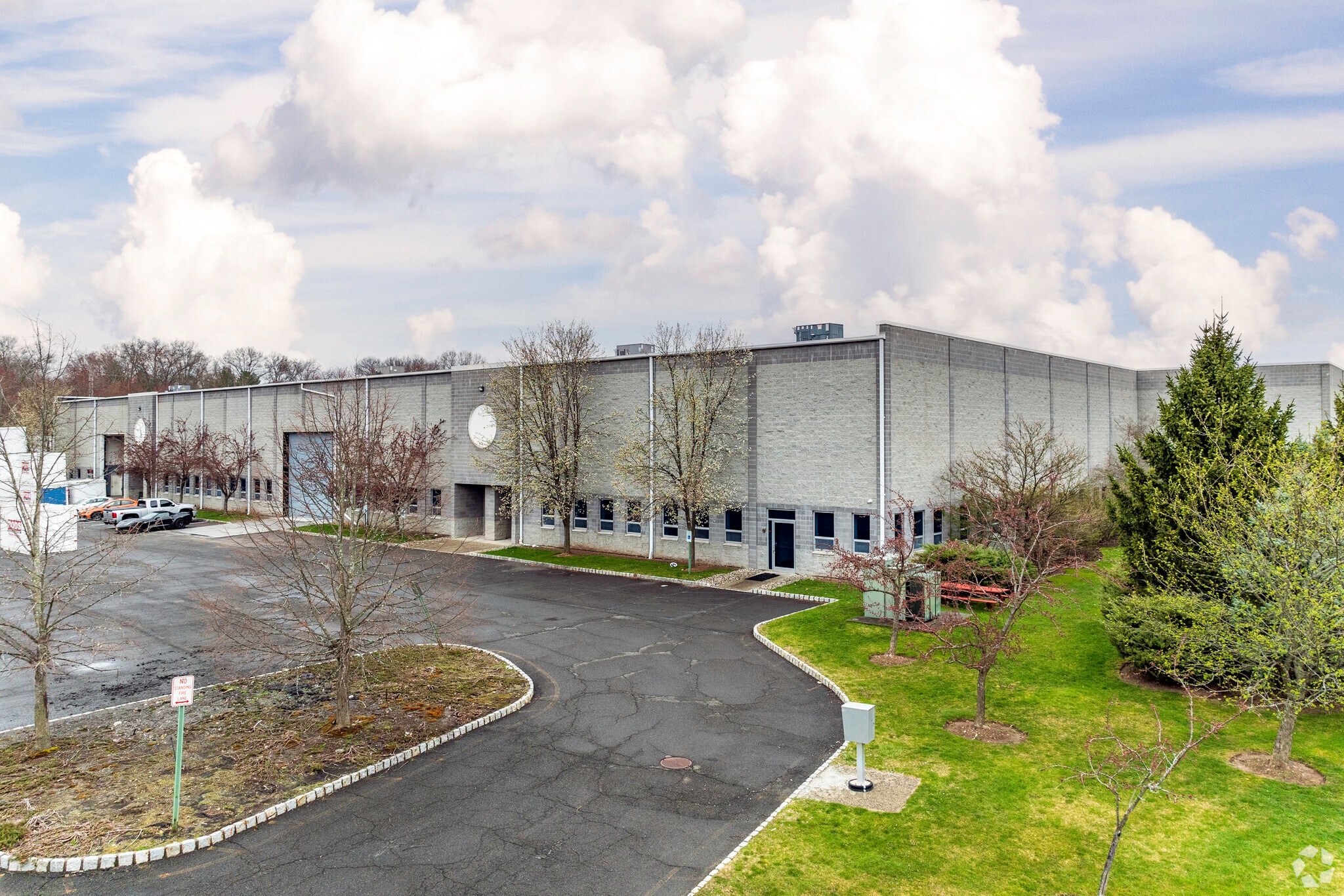 618 Corporate Way, Valley Cottage, NY for Rent