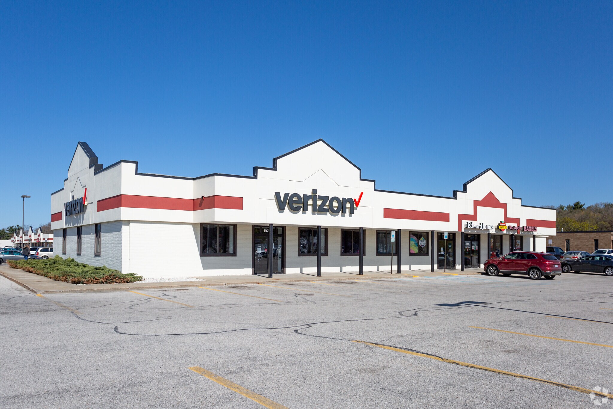 1970 E Apple Ave, Muskegon, MI for Rent