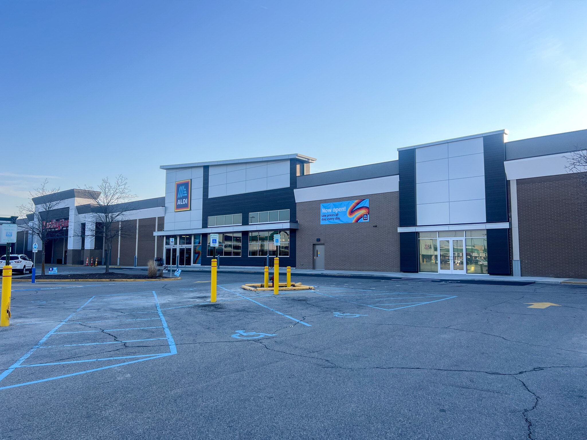 29712 Southfield Rd, Southfield, MI for Rent