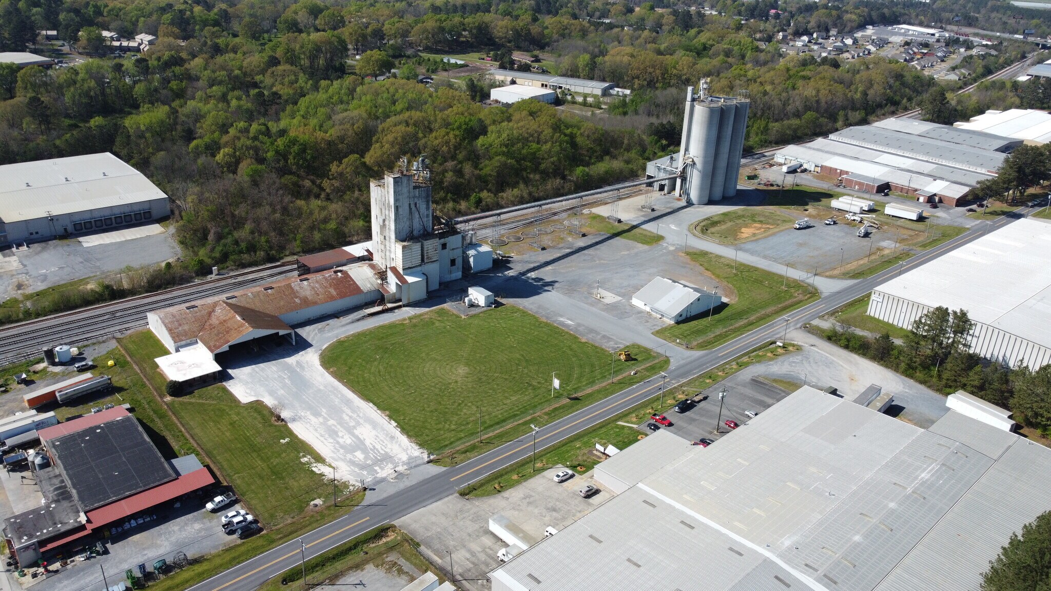 110 N Industrial Blvd NE, Calhoun, GA for Rent