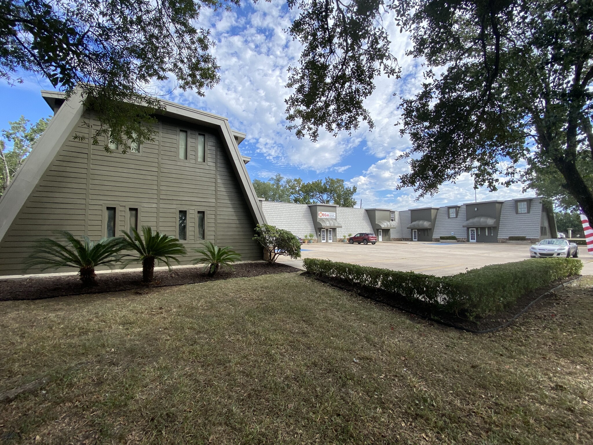 3350 Mcfaddin Ave, Beaumont, TX for Rent