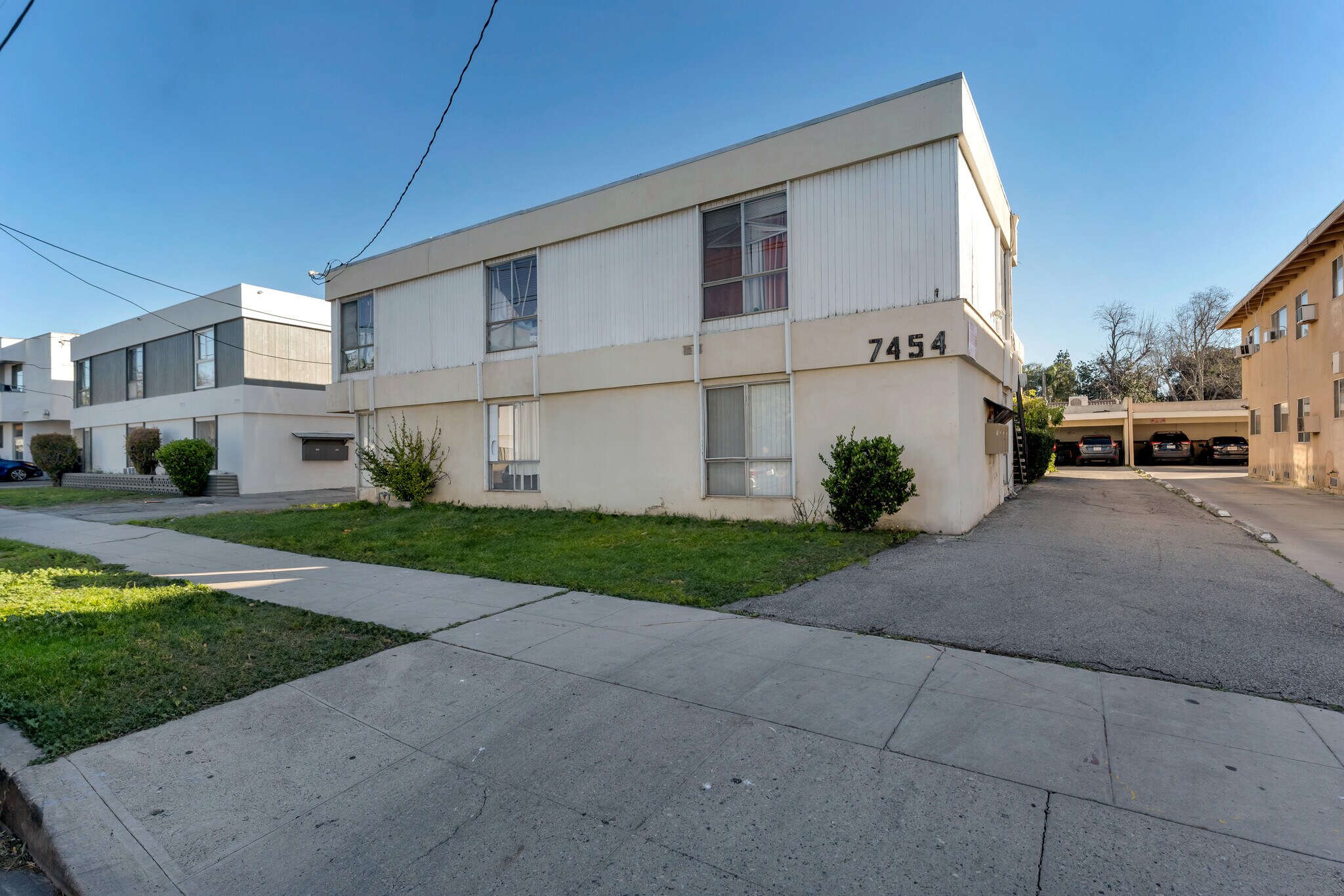 7454 Canby Ave, Reseda, CA for Sale