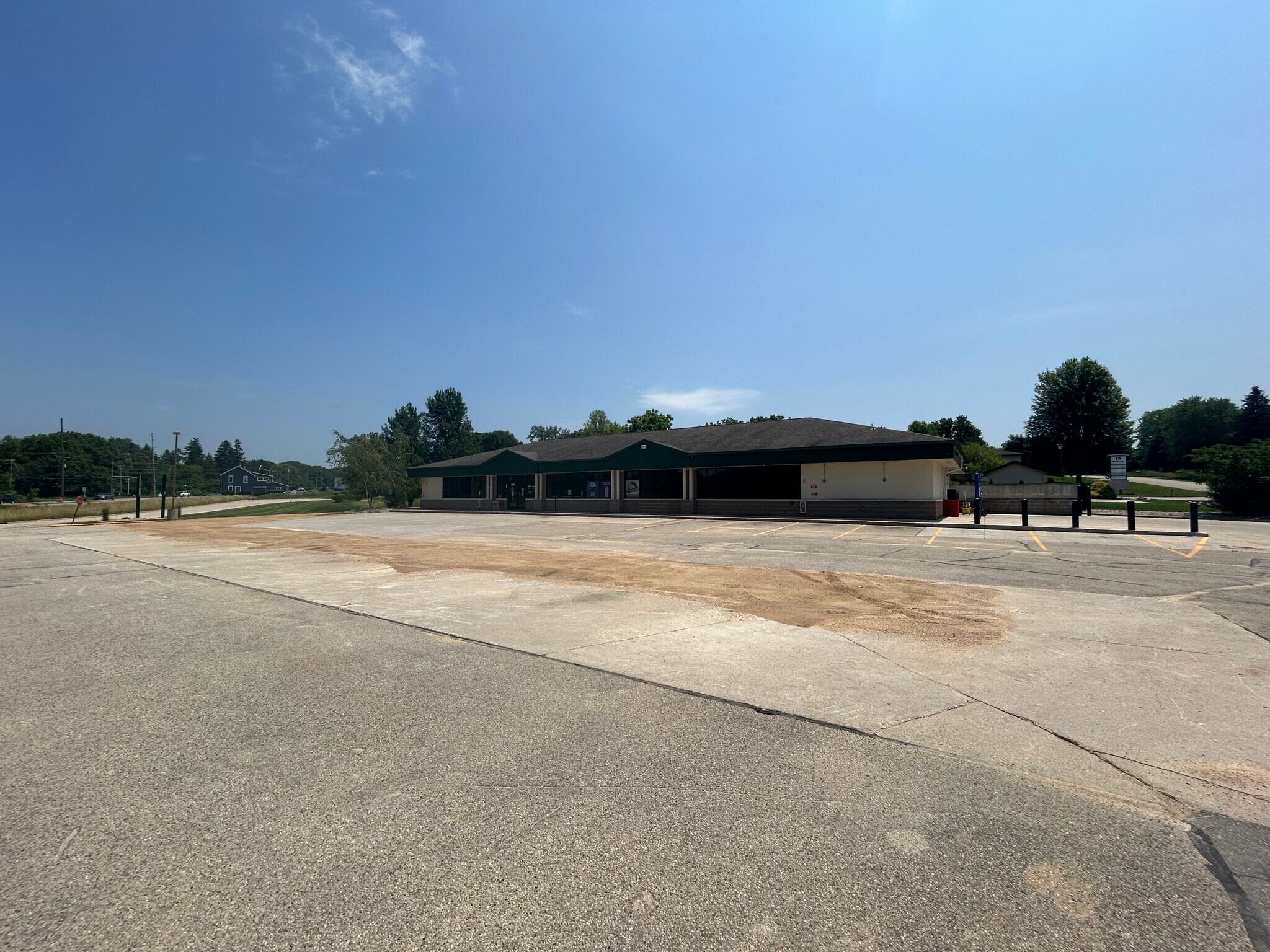 3827 Pederson Dr, De Forest, WI for Sale