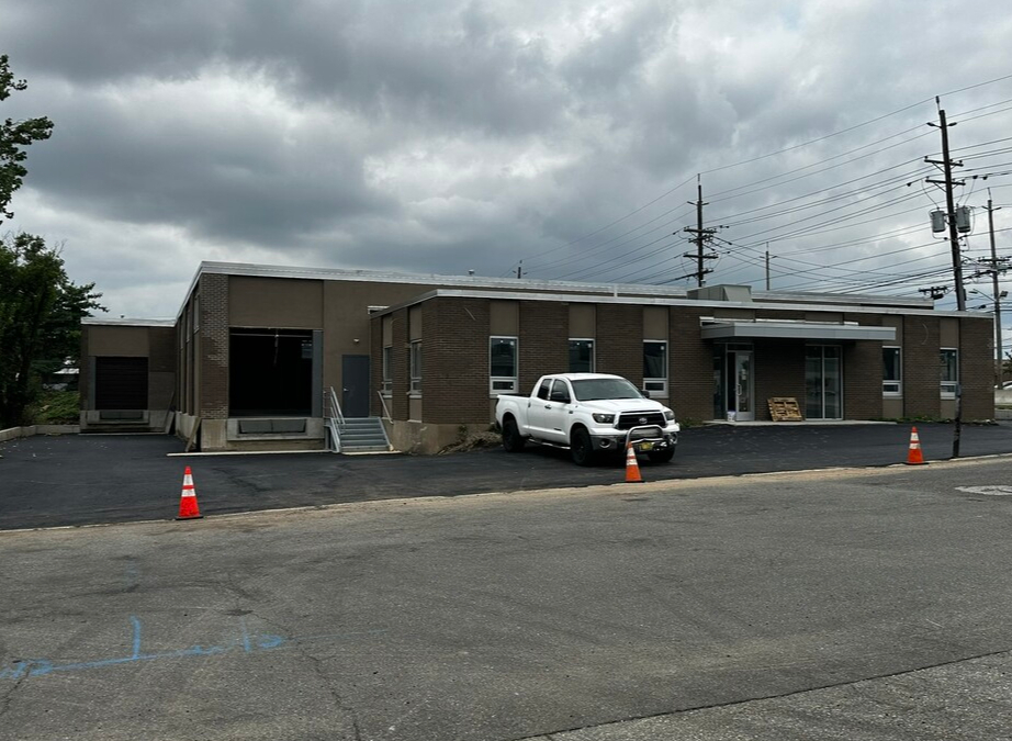 401-403 Meadow Ln, Carlstadt, NJ for Rent