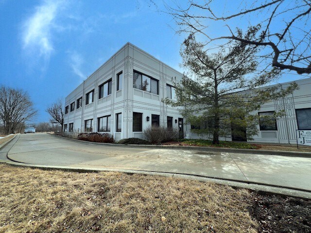 707 Ridgeview Dr, McHenry, IL for Rent