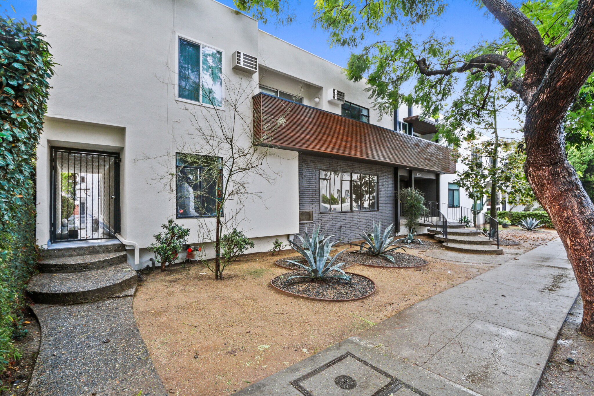 8220 Norton Ave, West Hollywood, CA for Sale