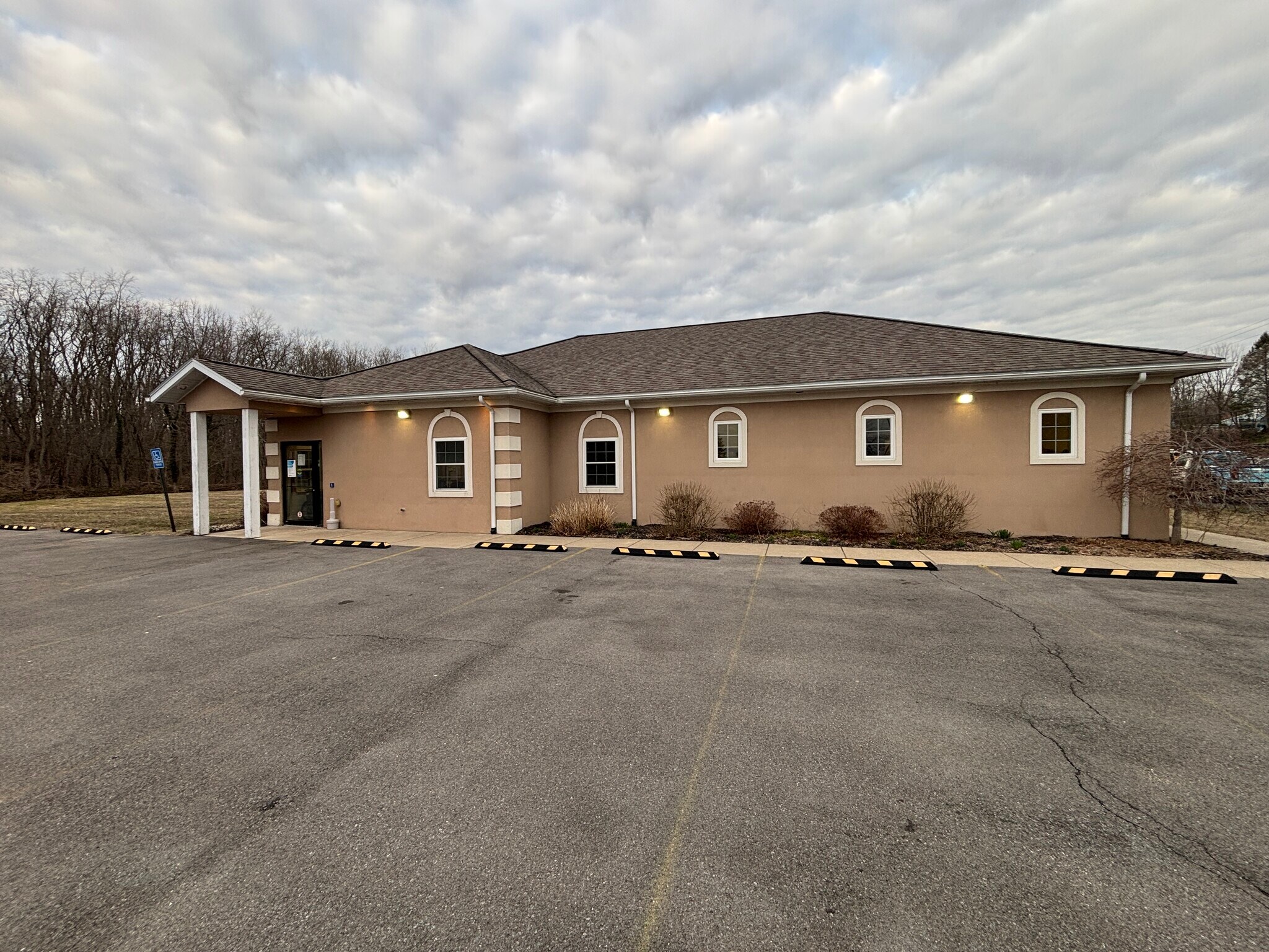 165 W Shore Blvd, Newark, NY for Sale
