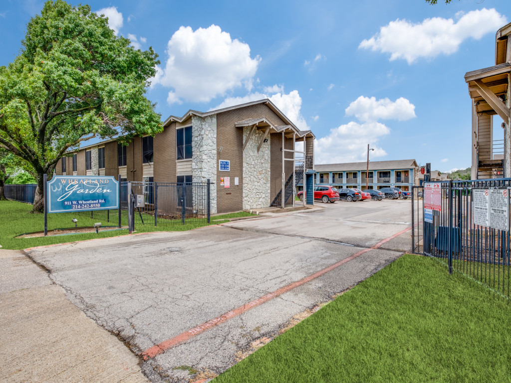 911 W Wheatland Rd, Dallas, TX for Sale