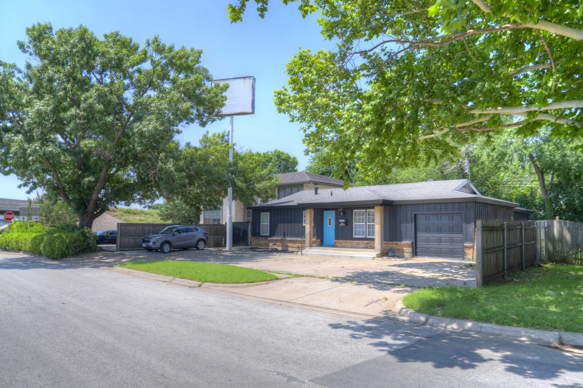 1925 Hickory Dr, Haltom City, TX for Rent