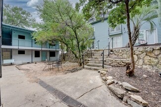 Austin, TX Apartments - 3008 Cedar St
