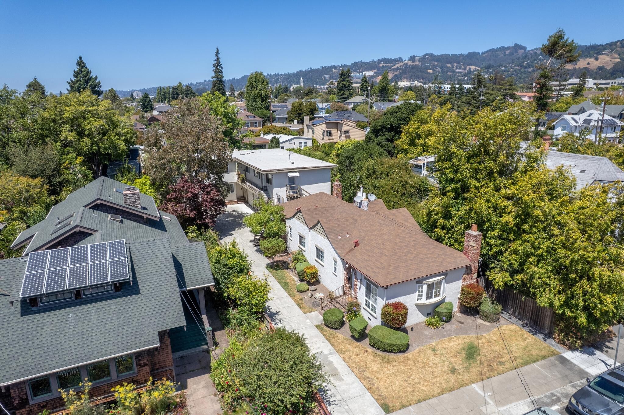 574 66th St, Oakland, CA for Sale