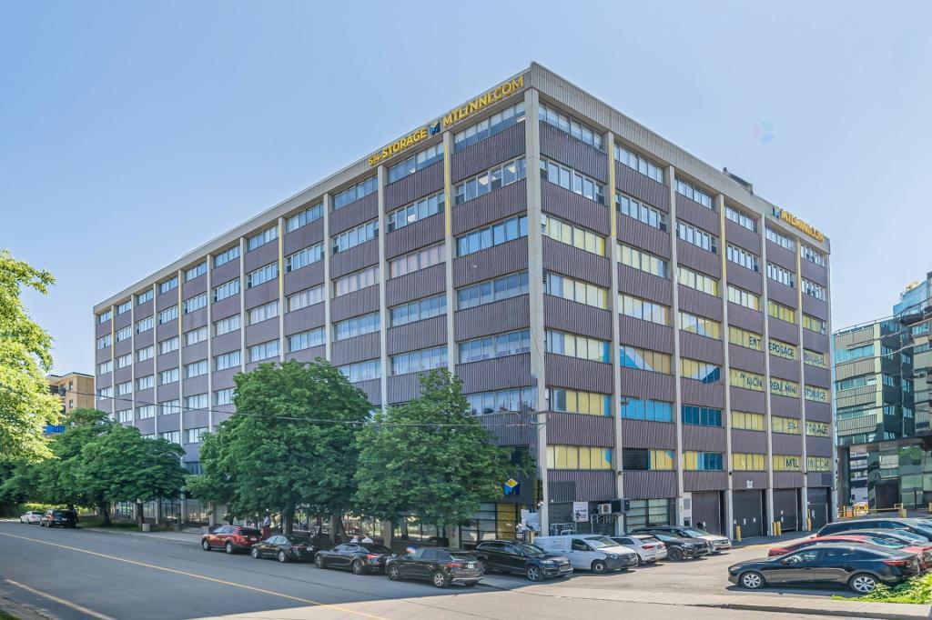 5250-5260 Rue Ferrier, Montréal, QC for Rent