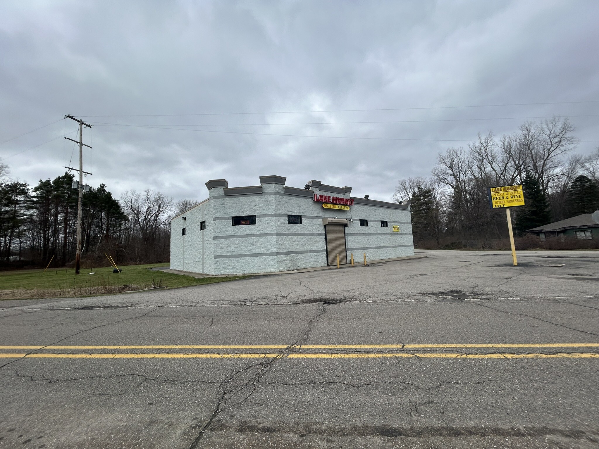 1372 E Lake Rd, Clio, MI for Sale