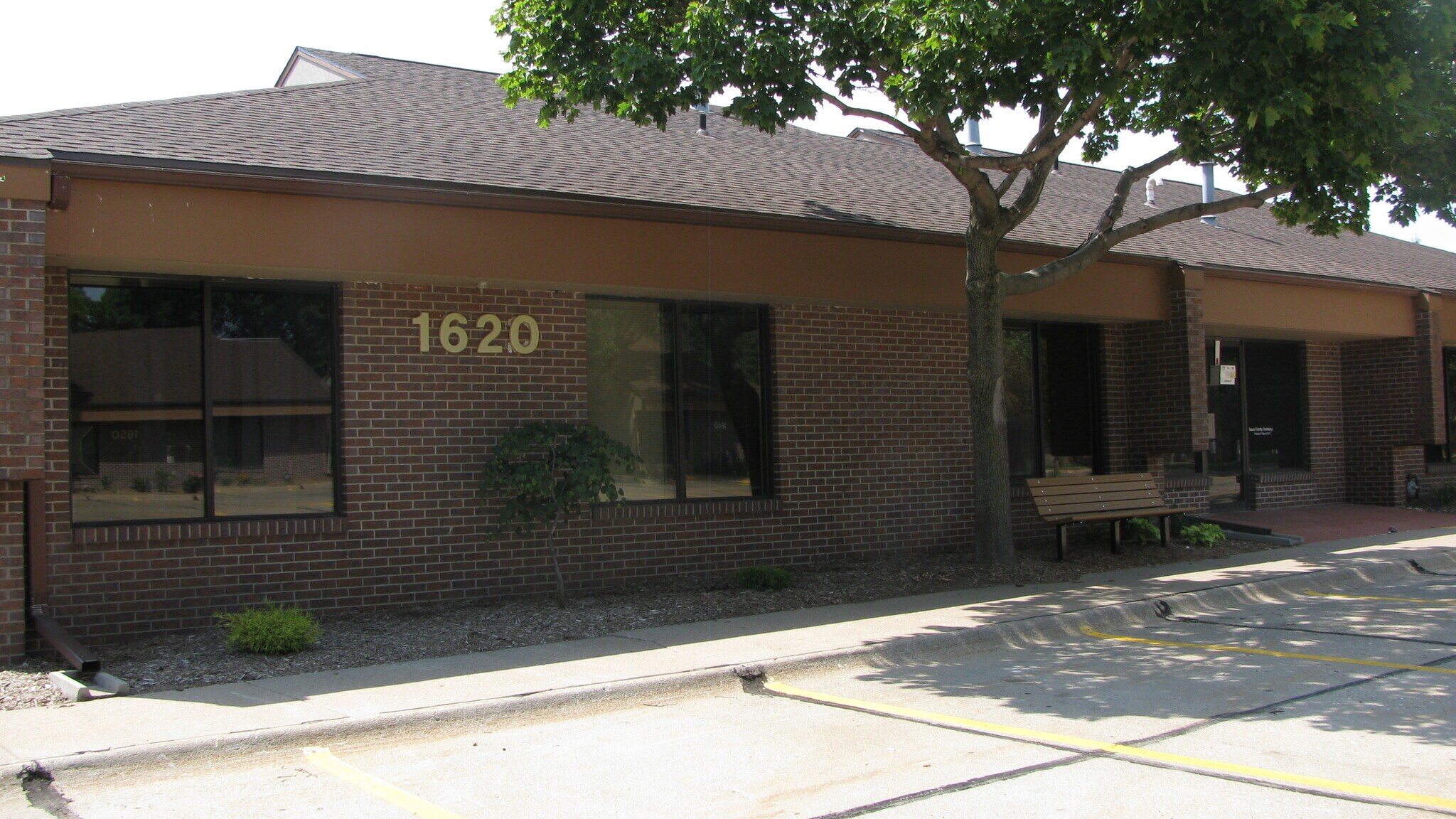 1620 S 70th St, Lincoln, NE for Rent