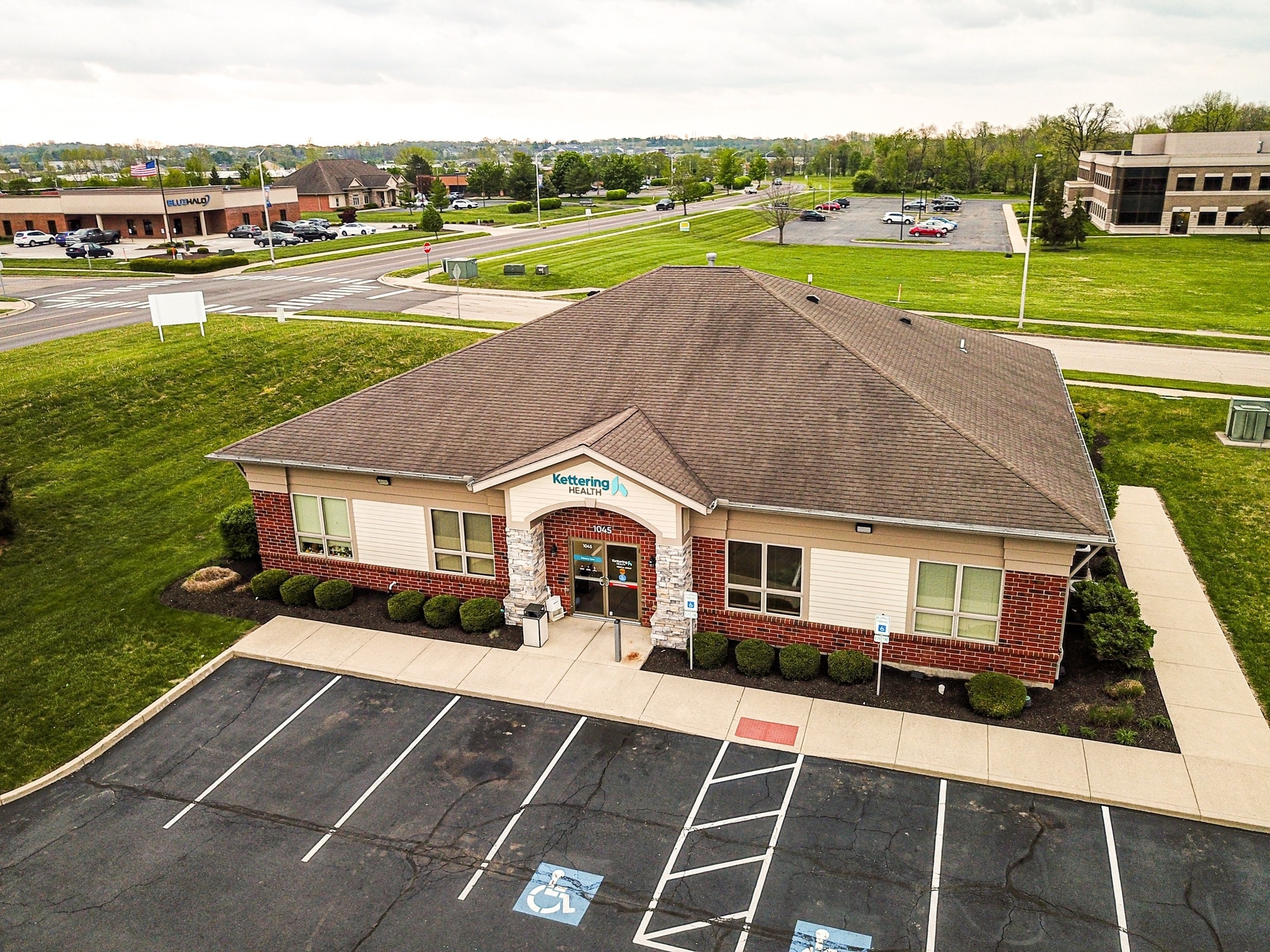 1045 Channingway Dr, Fairborn, OH for Sale