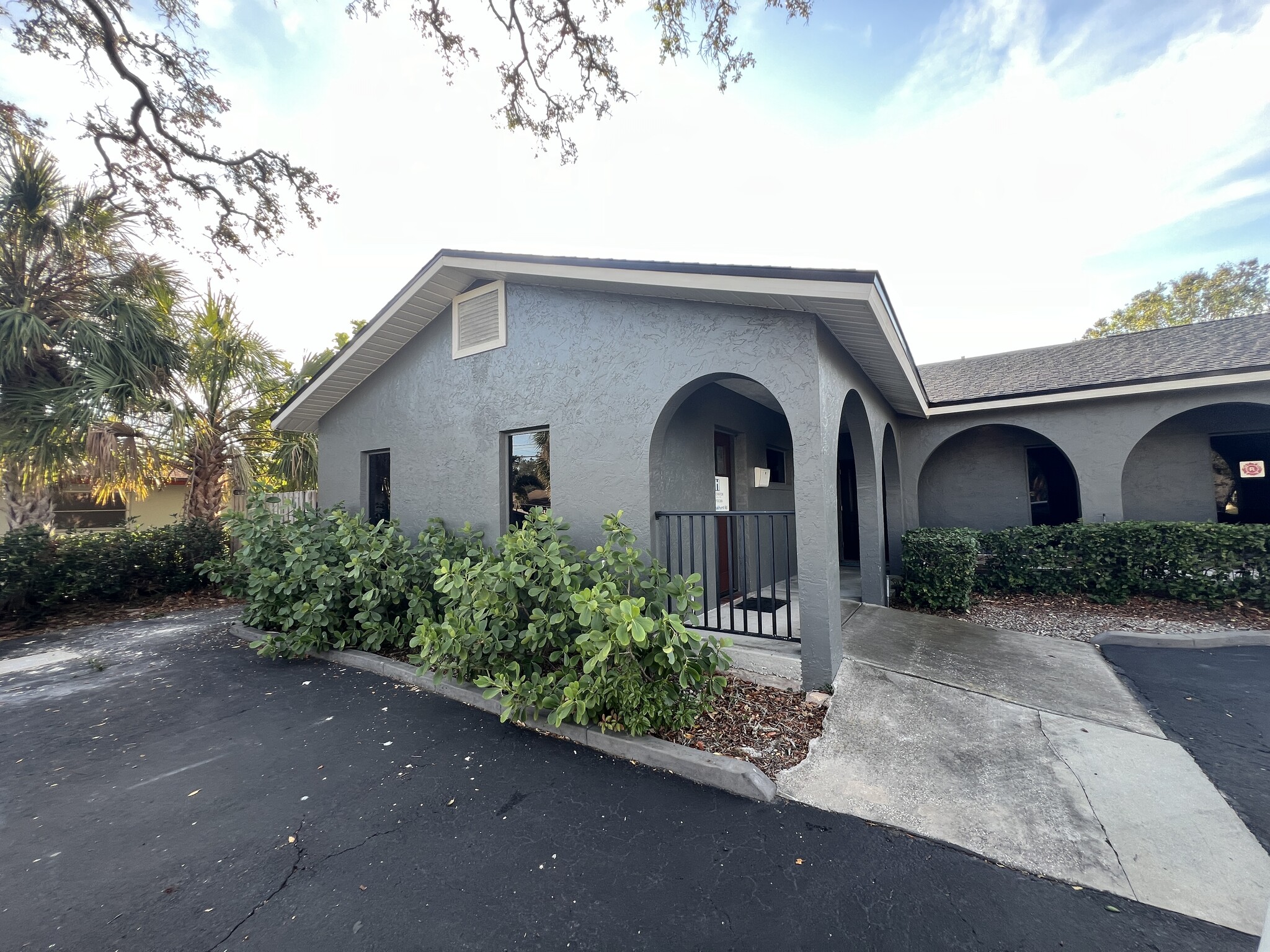 11520 Oakhurst Rd, Largo, FL for Rent