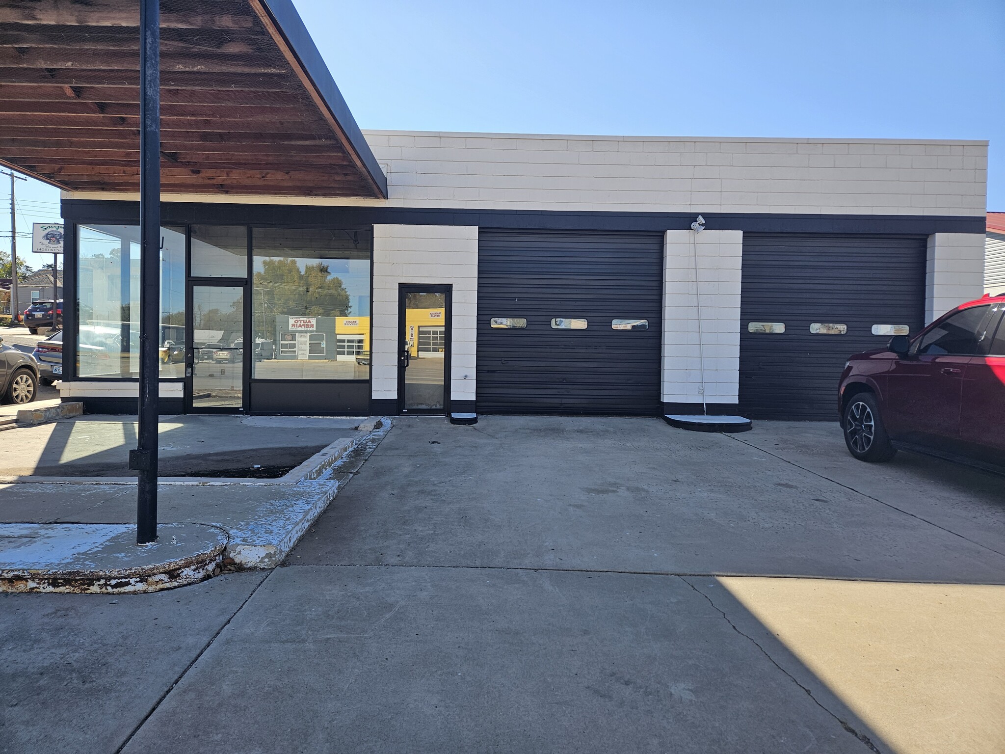 1000 W Main St, Yukon, OK for Sale