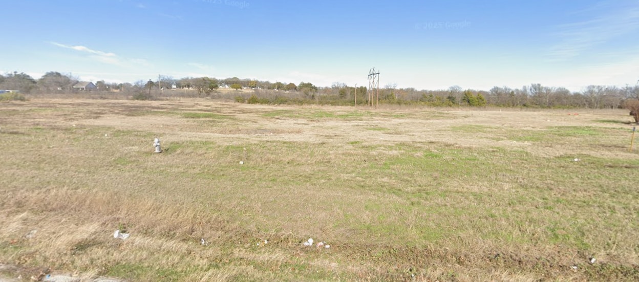 6105 Pioneer Parkway, Arlington, TX for Sale