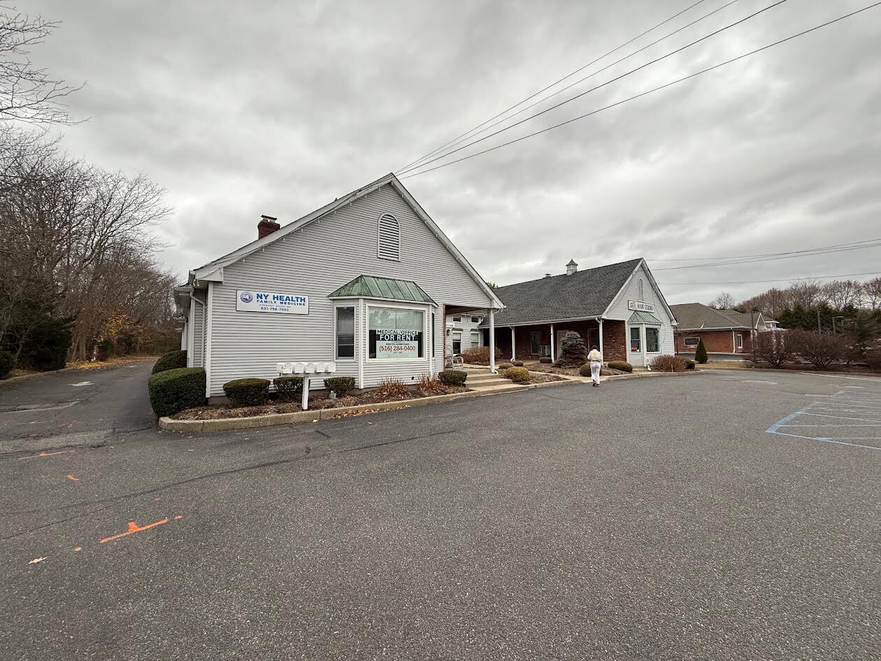 32645 Main Rd, Cutchogue, NY for Rent