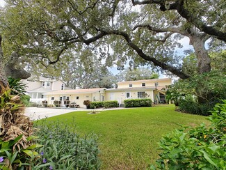 Tarpon Springs, FL Apartments - 905 Virginia Ave