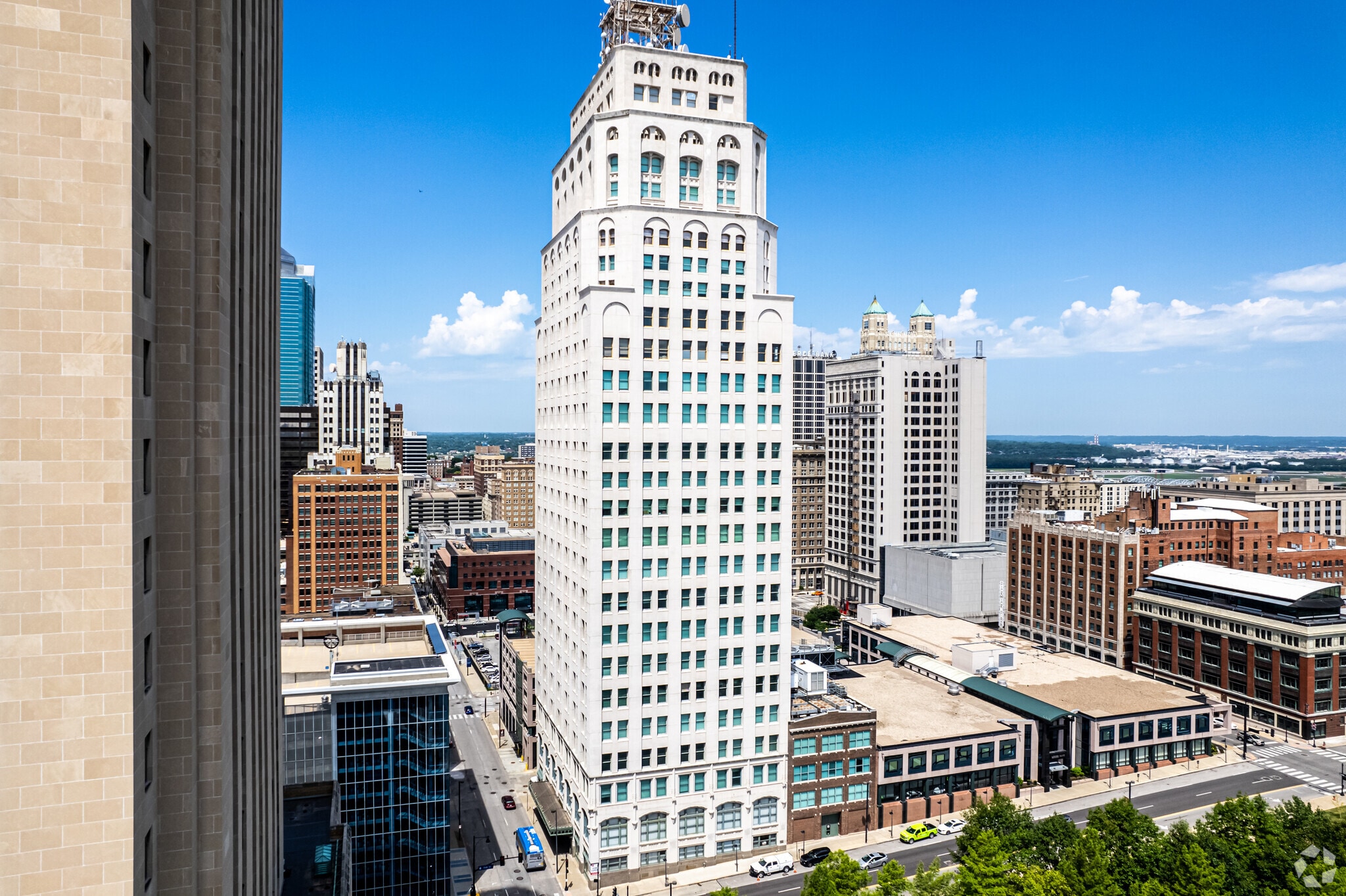 324 E 11th St, Kansas City, MO for Rent