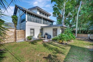 Saint Petersburg, FL Apartments - 421 11th Ave NE