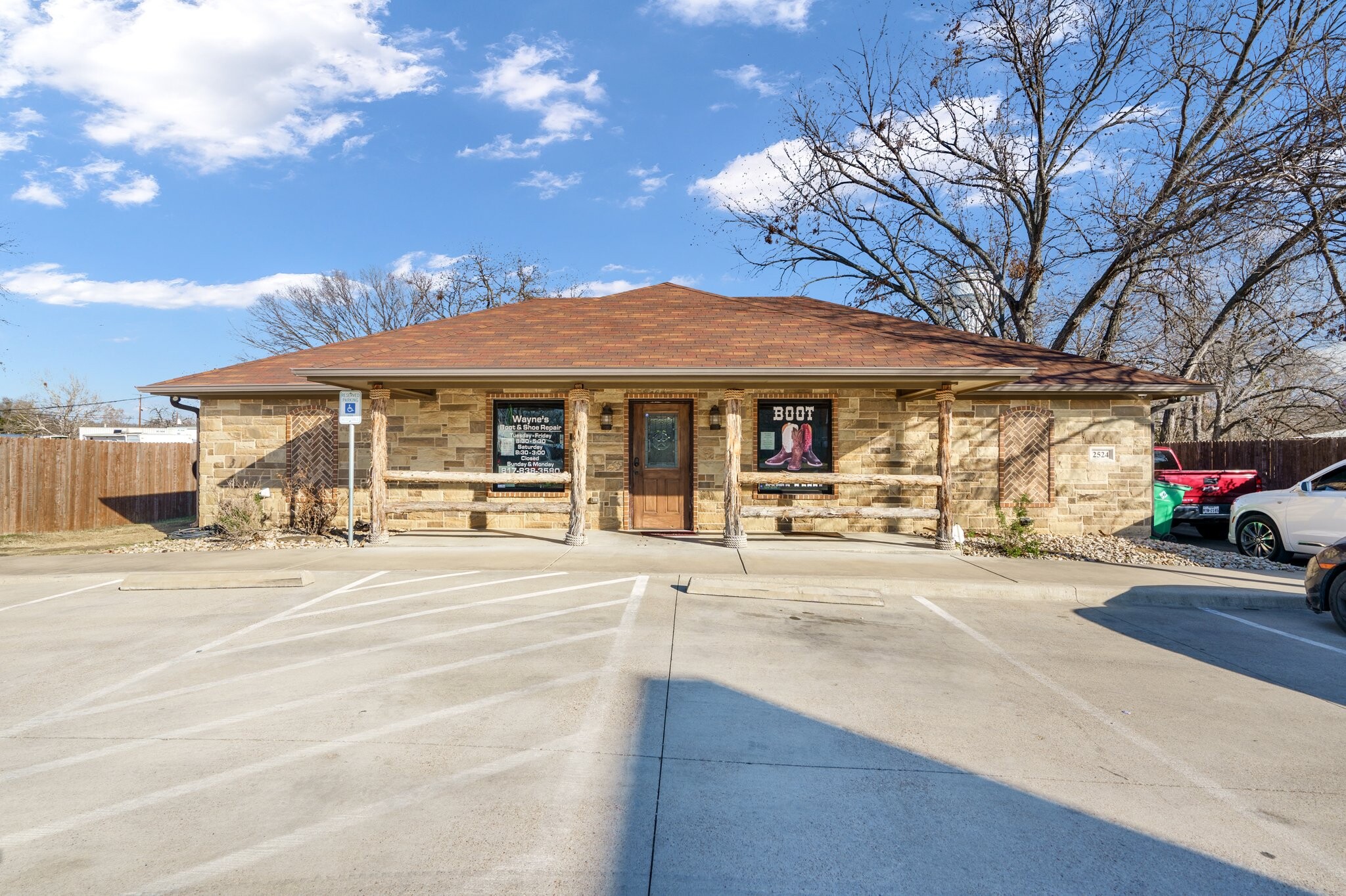 2524 Carson St, Haltom City, TX for Sale