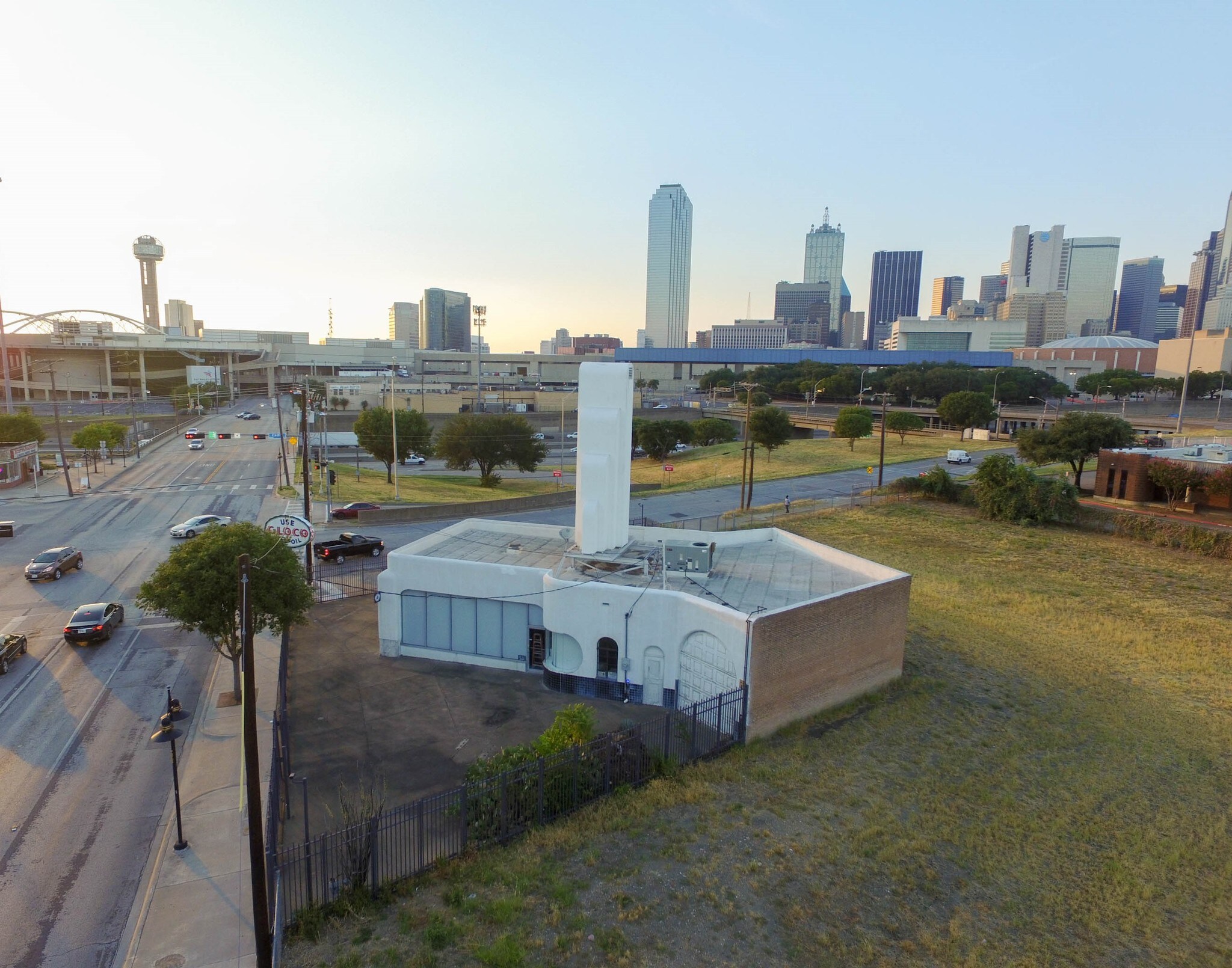 904 Cadiz St, Dallas, TX for Sale