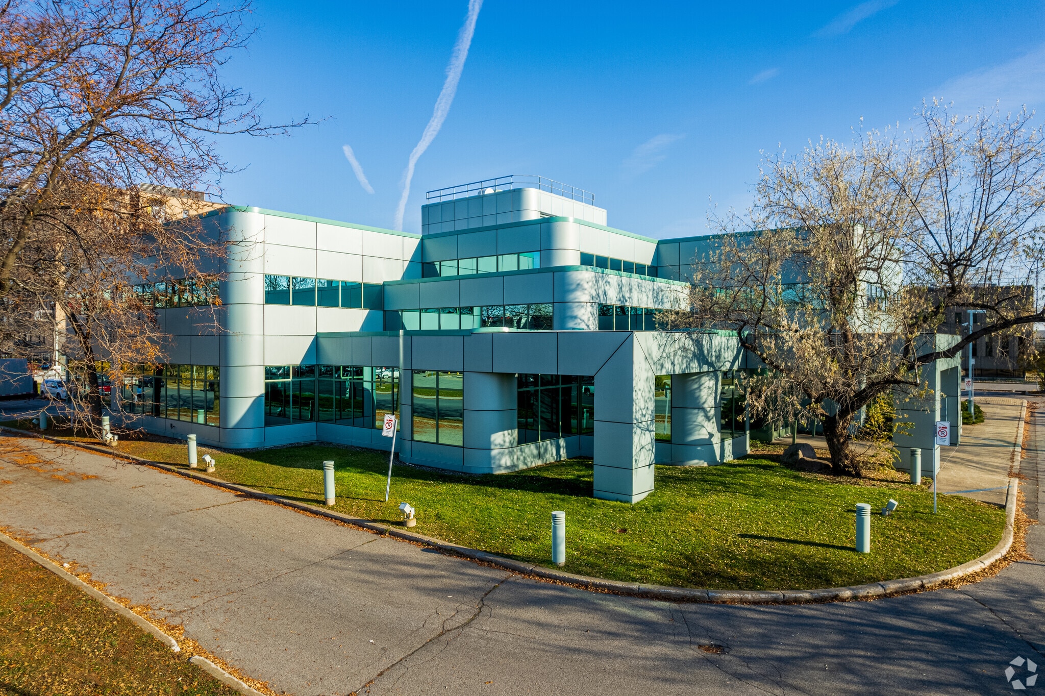 1555 Chomedey Boul Laval, QC H7V 3Z1 Office Property for Lease on