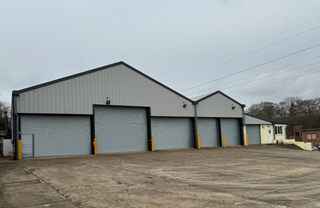 Wallage Ln, Crawley, WSX for Rent