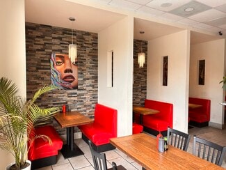 Houston, TX Retail - River Oaks Restaurant / Cafe