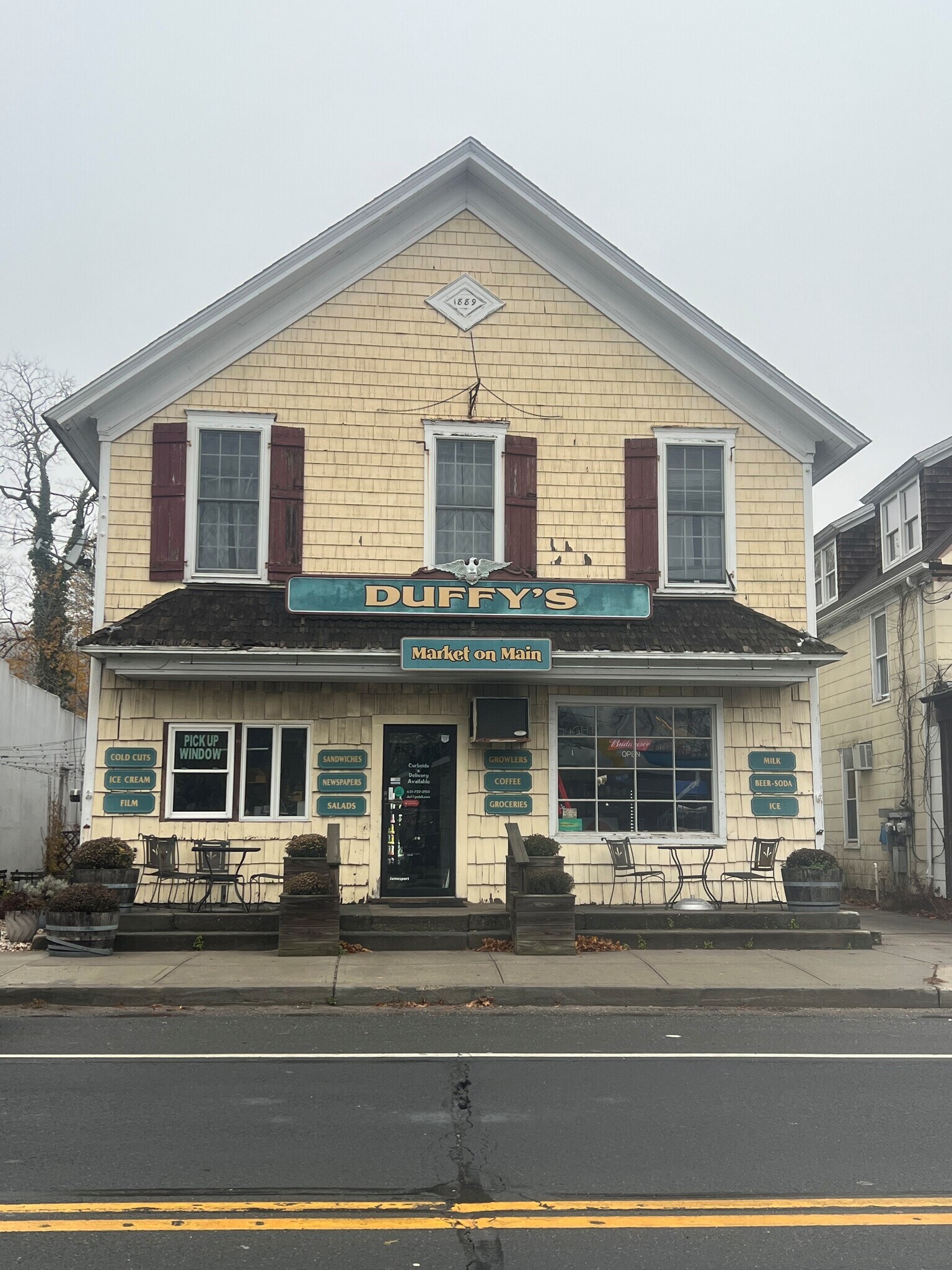 1566 Main Rd, Riverhead, NY for Sale