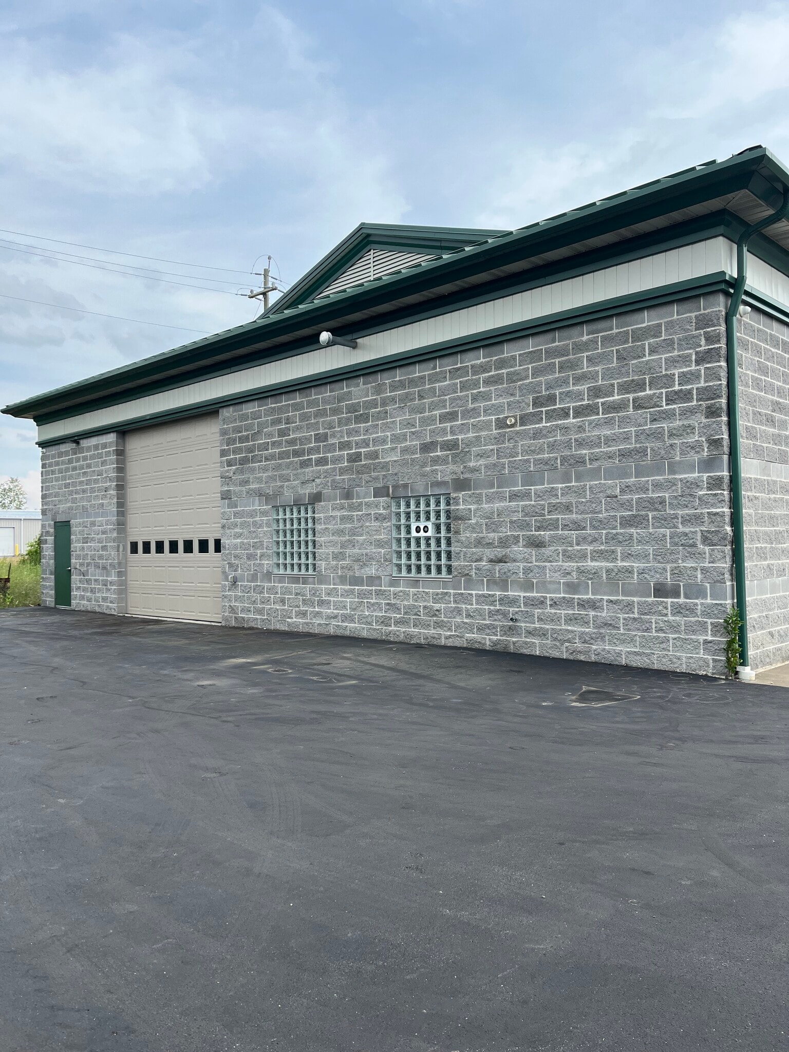 2600 Commerce Pky, Lancaster, NY for Rent