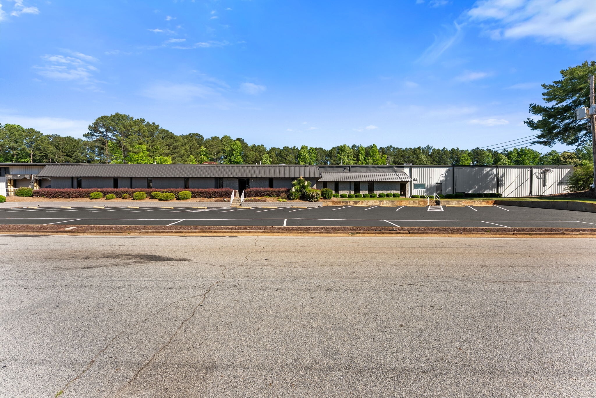 154 Industrial Park Cir, Lawrenceville, GA for Rent