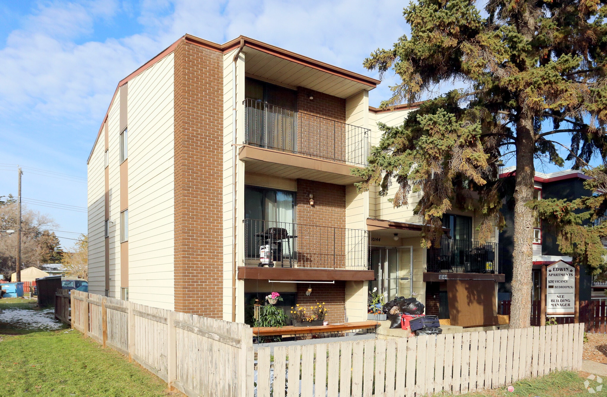 10144 154th St NW, Edmonton, AB for Sale