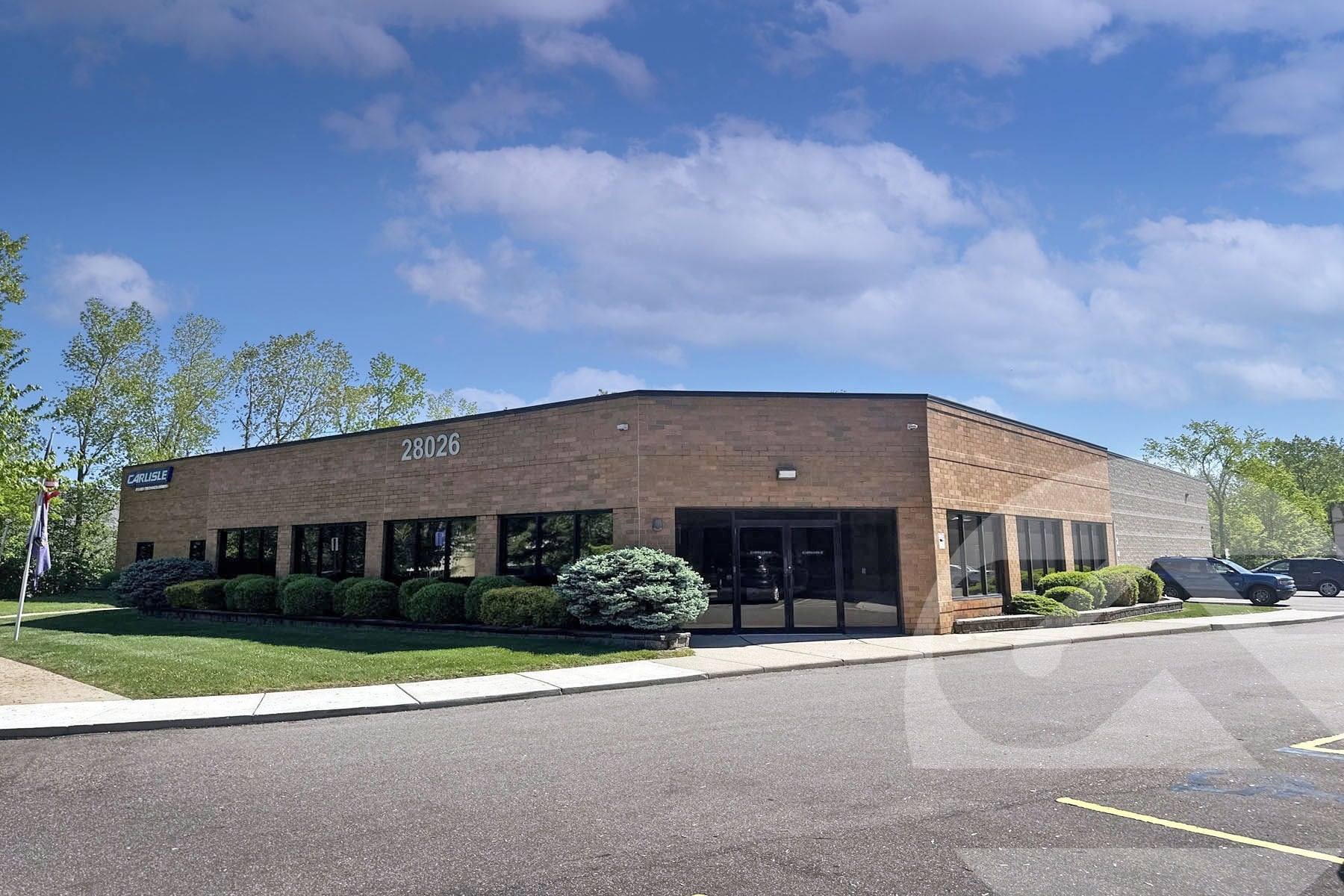 28026 Oakland Oaks Ct, Wixom, MI for Sale