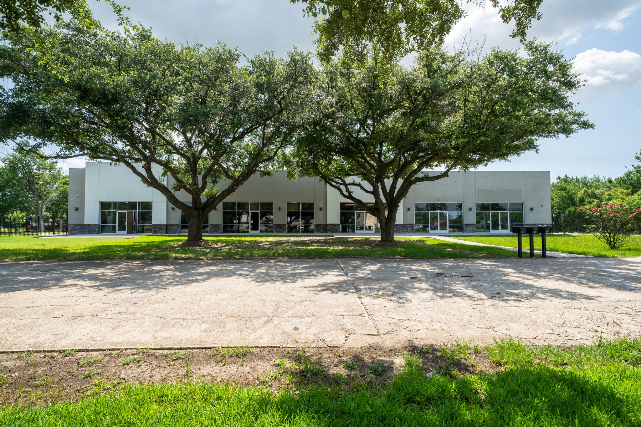7600 Bayway Dr, Baytown, TX for Rent