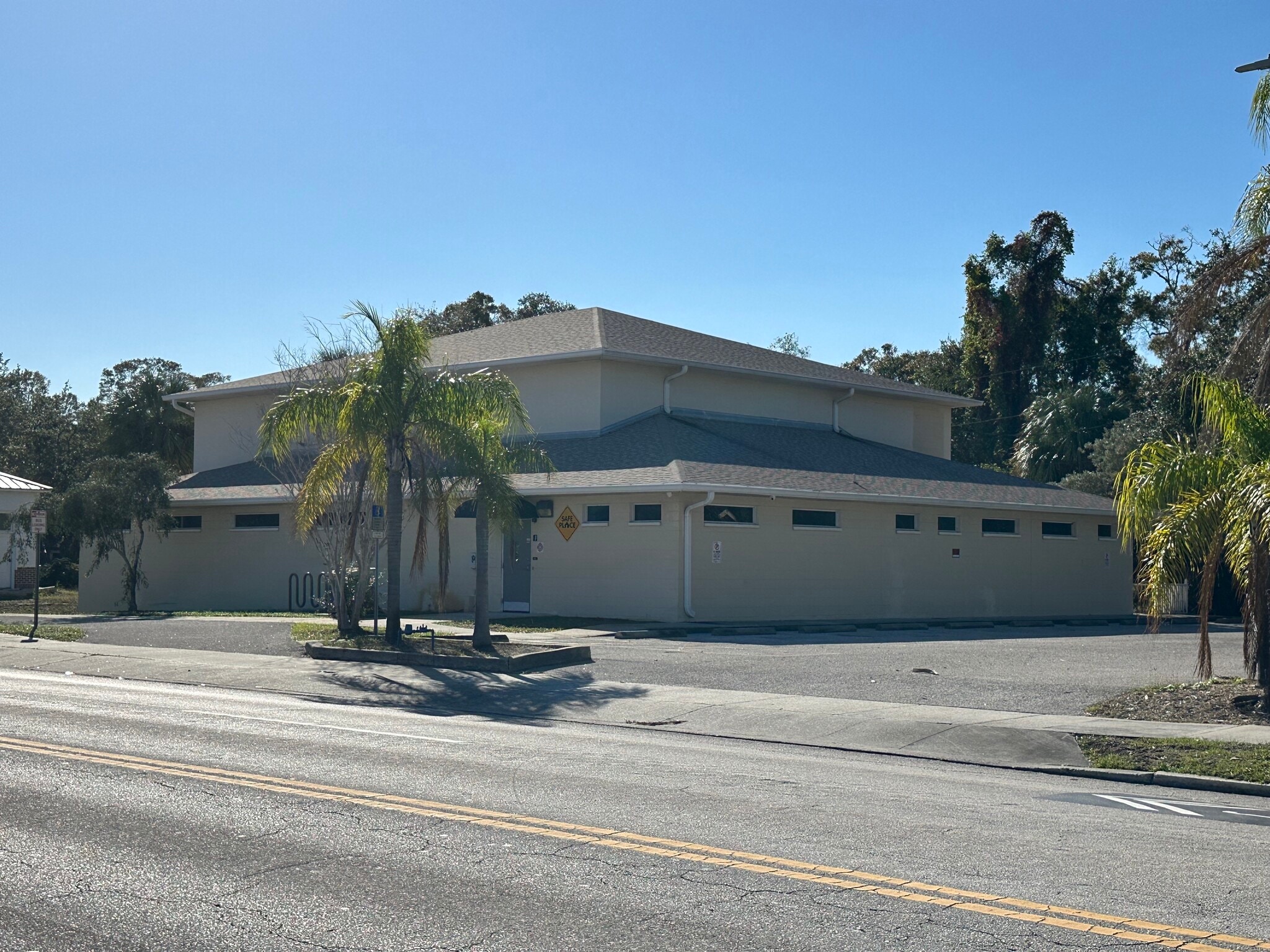 2421 4th St S, Saint Petersburg, FL for Sale