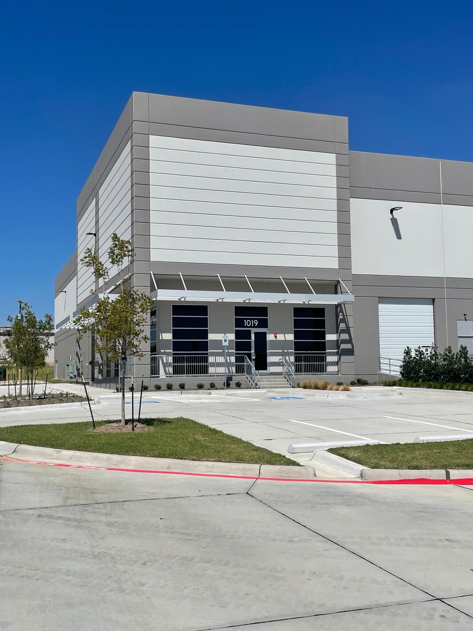 1019 Enterprise Pl Arlington, TX 76001 Industrial Park Property for