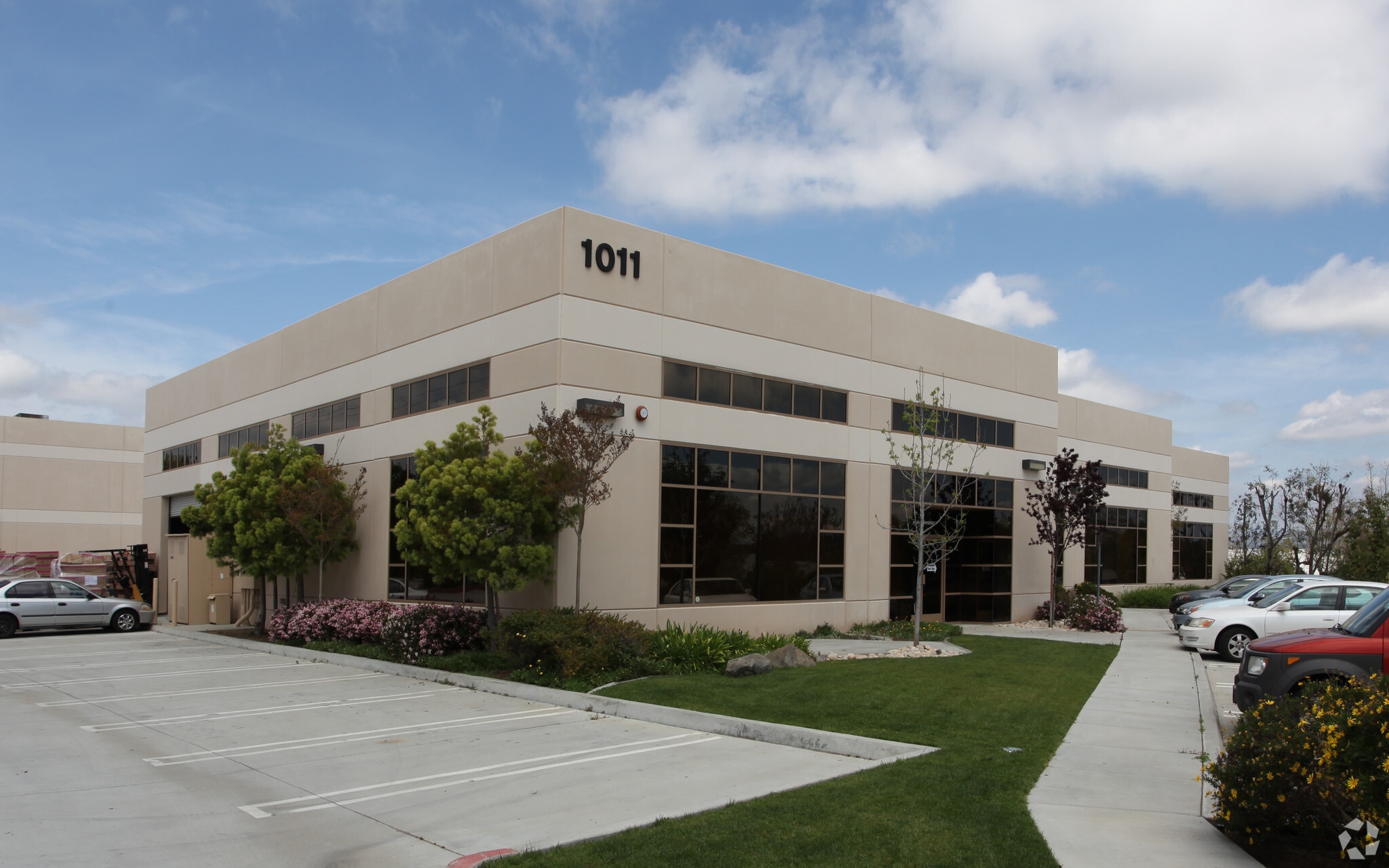 1011 S Andreasen Dr, Escondido, CA for Rent
