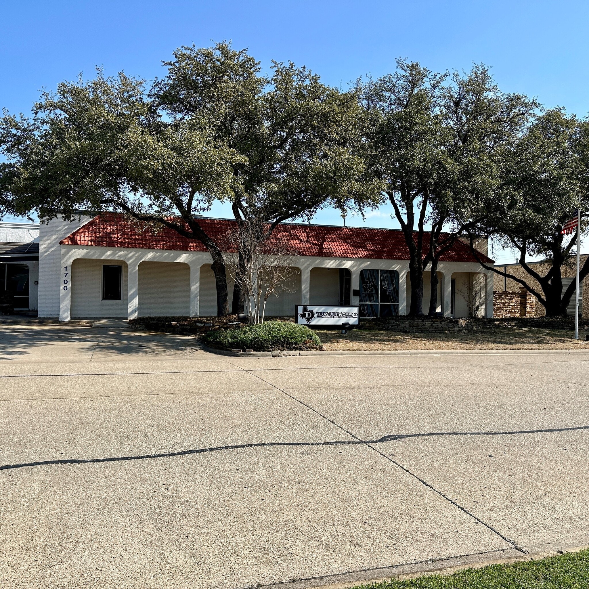 1700 Surveyor Blvd, Carrollton, TX for Rent