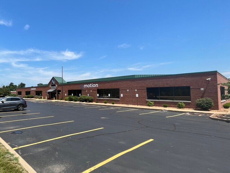 2070 Little Hills Expy, Saint Charles, MO for Rent