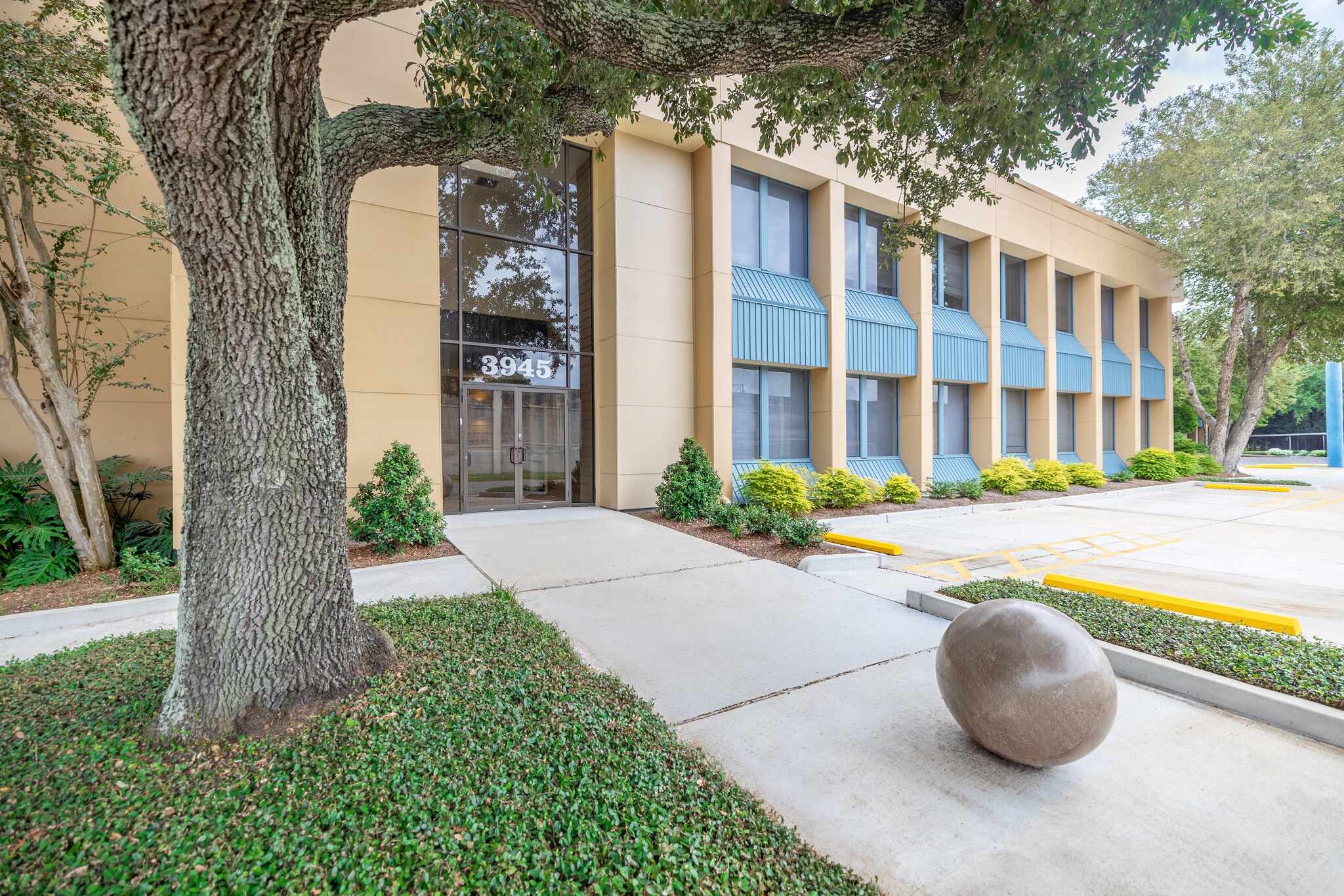 3945 N I-10 Service Rd, Metairie, LA for Rent