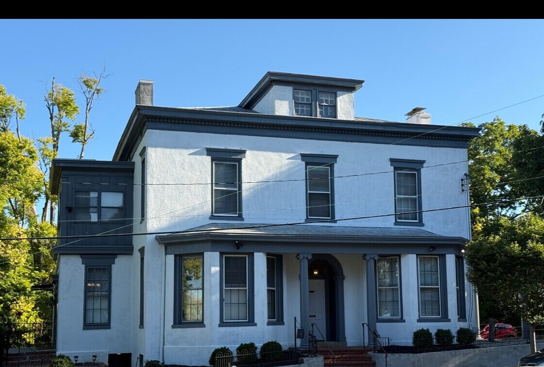 106 Wellington Pl, Cincinnati, OH for Rent