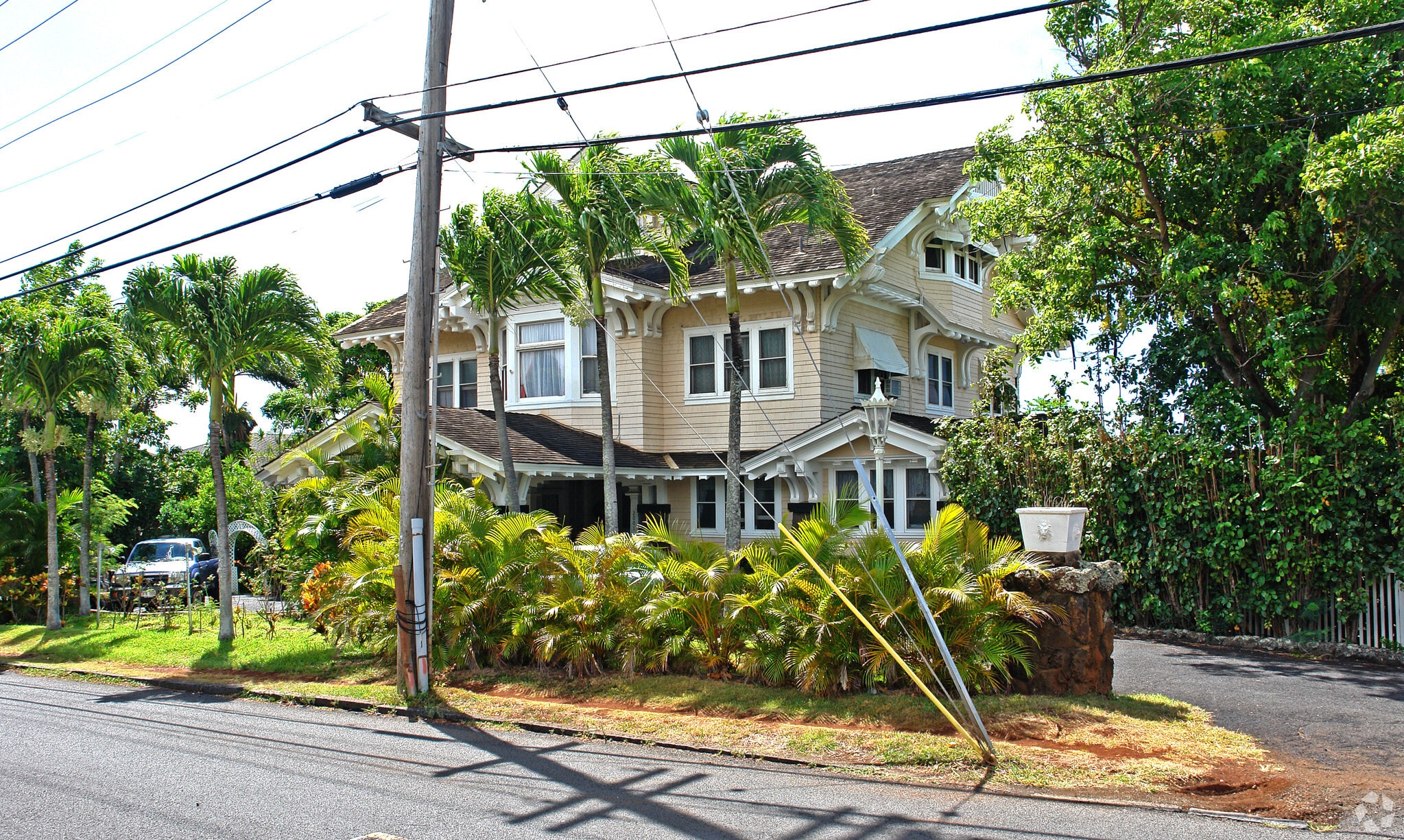 2001 Vancouver Dr, Honolulu, HI for Sale