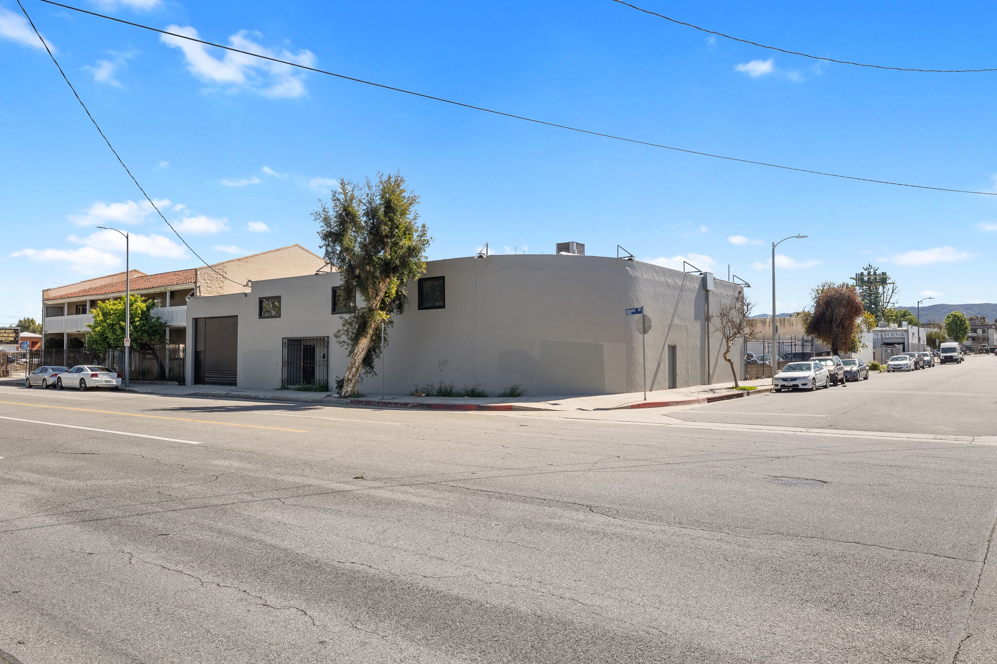 18536 Oxnard St, Tarzana, CA for Sale